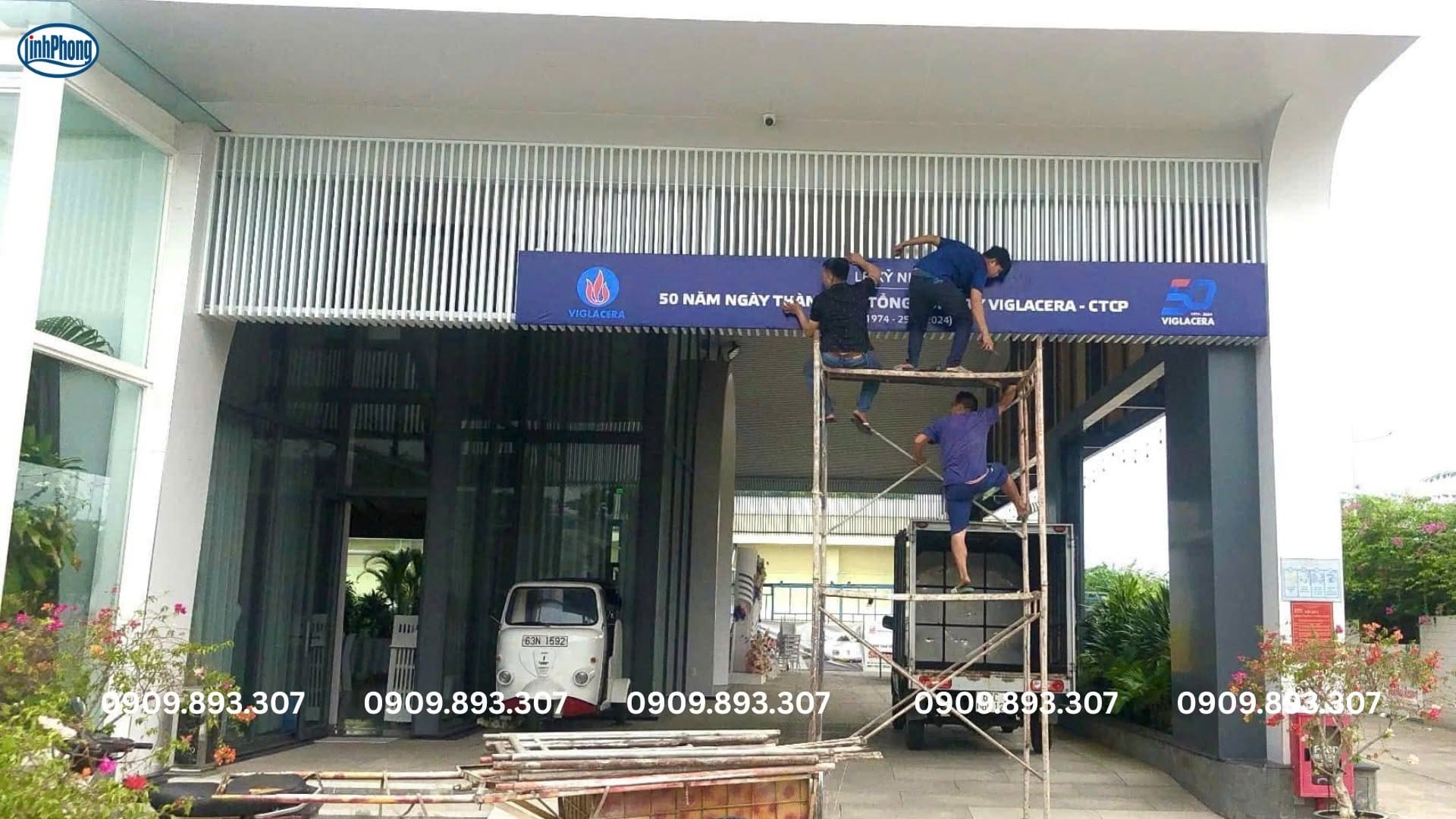 In bảng hiệu